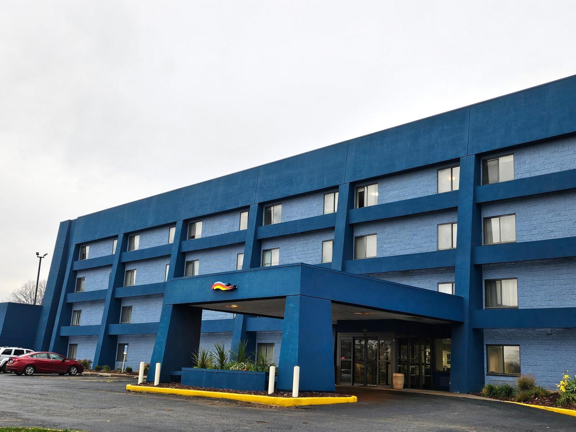 Days Inn By Wyndham Davenport Exterior photo
